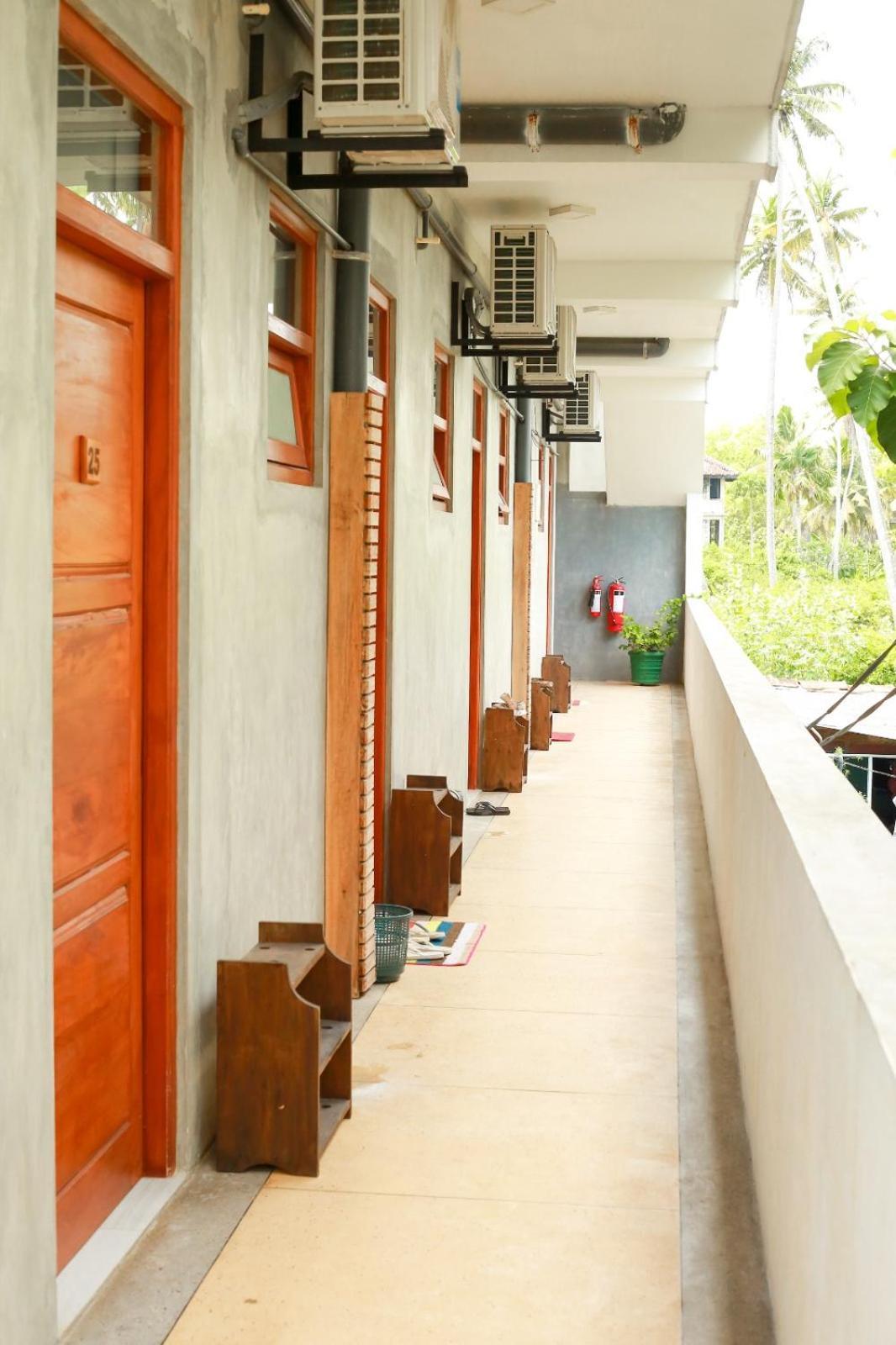 Relax Beach Resort Weligama Exterior photo